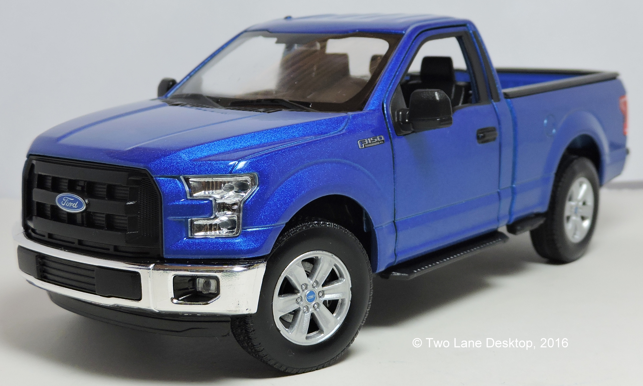 2015 Ford F-150 XL Regular Cab | Model Trucks | hobbyDB
